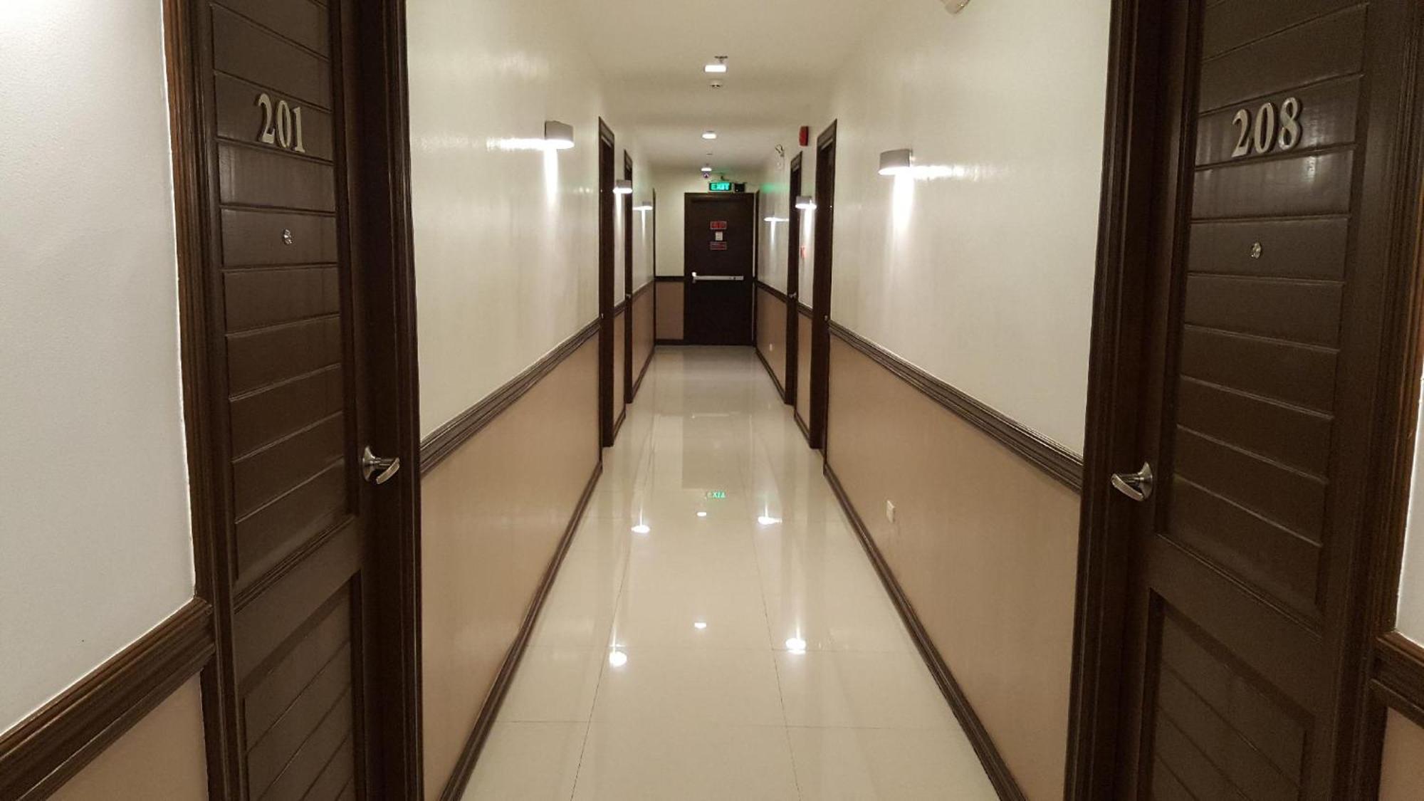 Pearli View Hotel Iloilo Powered By Cocotel Экстерьер фото