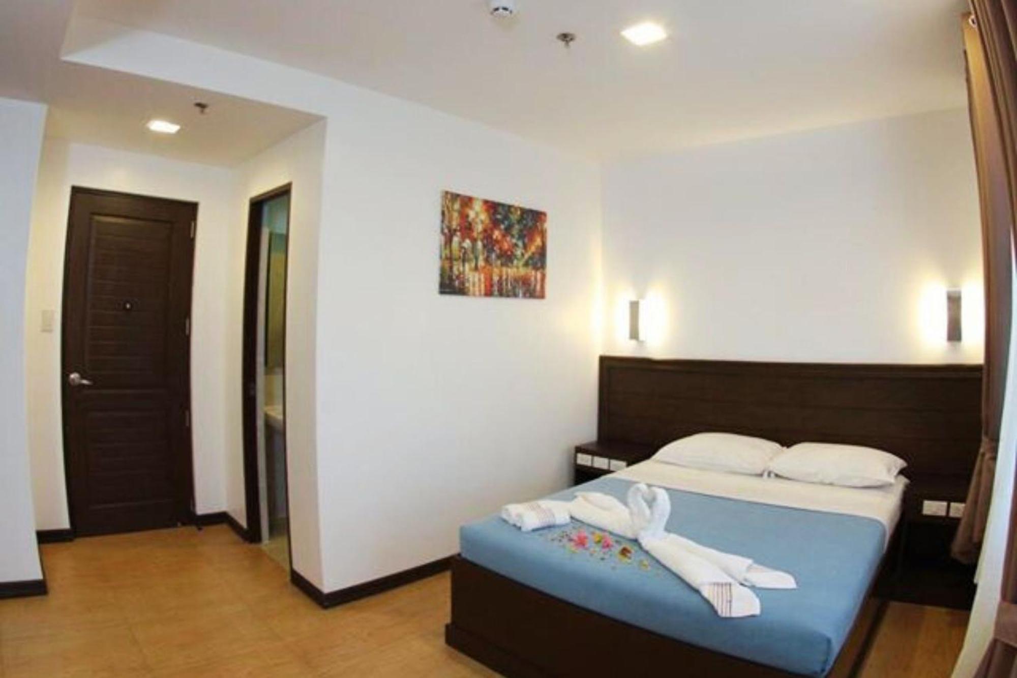 Pearli View Hotel Iloilo Powered By Cocotel Номер фото